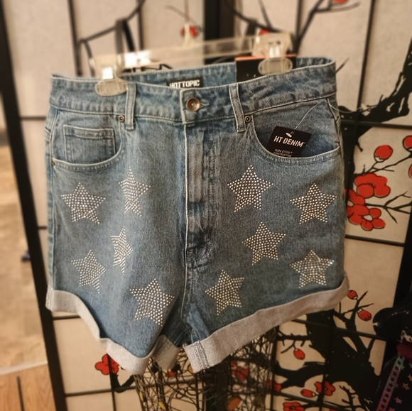 Hot Topic Pants - Women's Blue Star-Studded Shorts 9